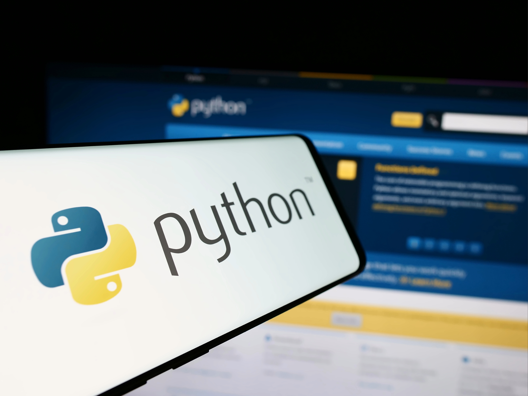Students learning Python programming at Technosoft Academy in Kolkata